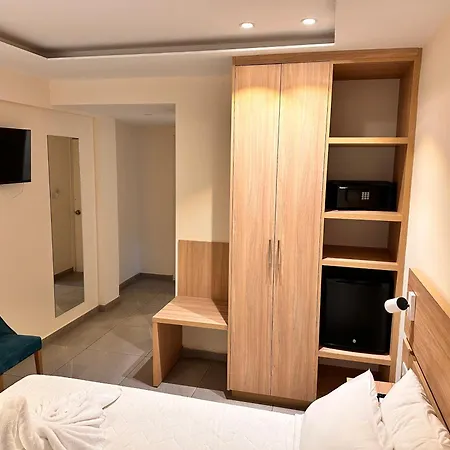 ホテル サン レモ ラルナカ